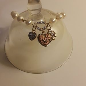 Faux Pearl charm Bracelet